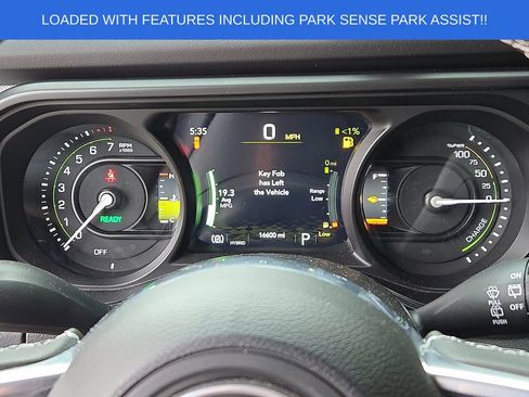 Used 2025 Jeep Wrangler Unlimited Sahara w/ Safety Group AWD/4WD image 19