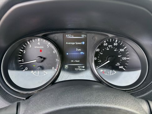 Used 2017 Nissan Rogue SV image 18