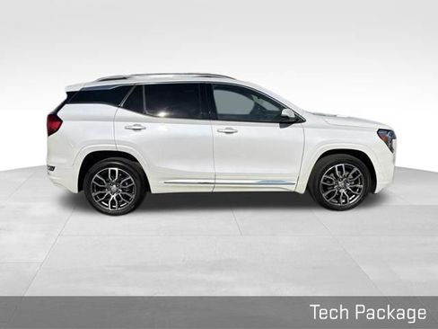 Used 2024 GMC Terrain Denali w/ Denali Premium Package AWD/4WD image 15