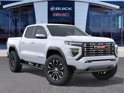 New 2026 GMC Canyon Denali image 8