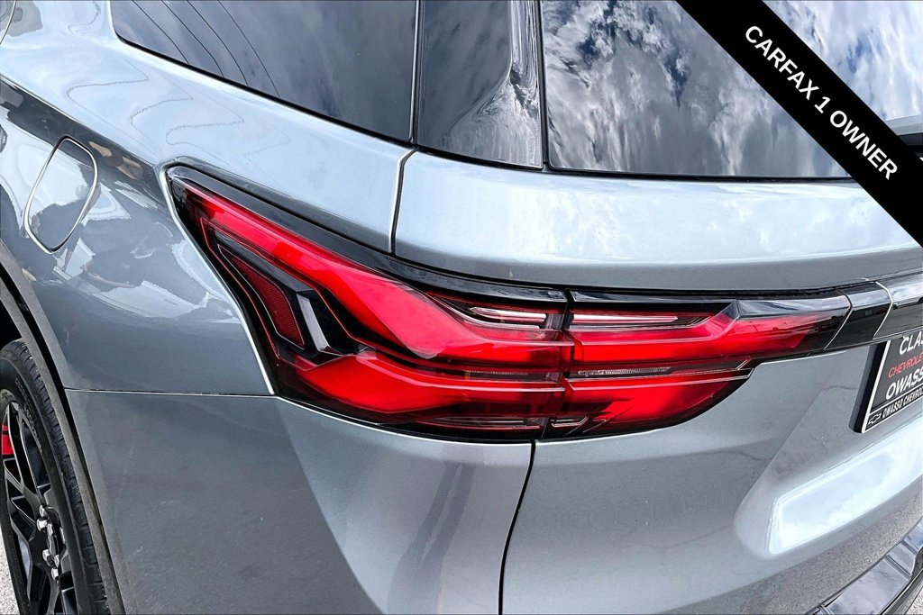 Used 2023 Chevrolet Traverse Premier w/ Redline Edition FWD image 22