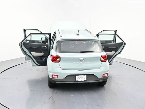 Used 2025 Hyundai Venue SEL FWD image 24