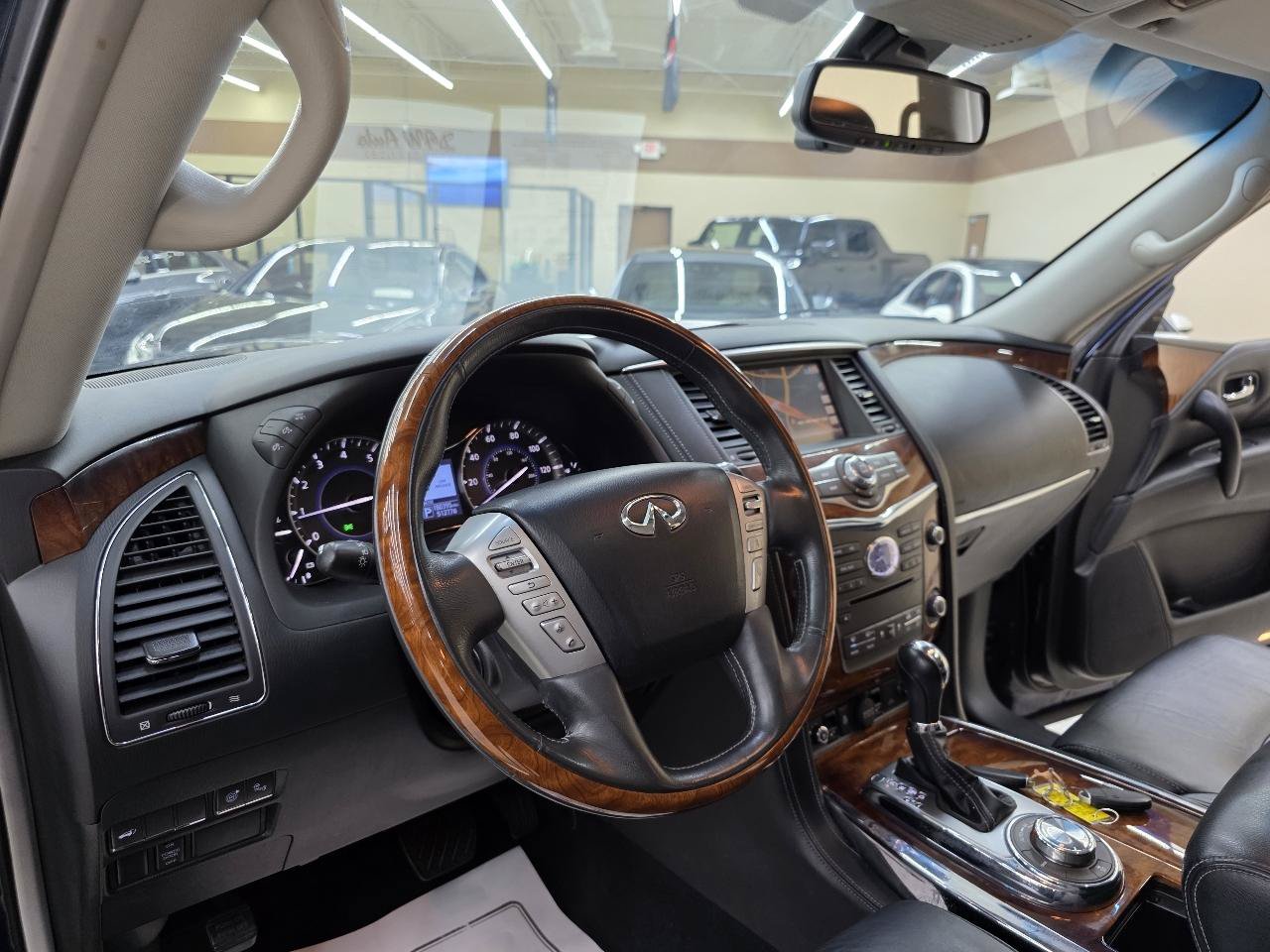 Used 2015 INFINITI QX80 4WD w/ Deluxe Technology Package image 21