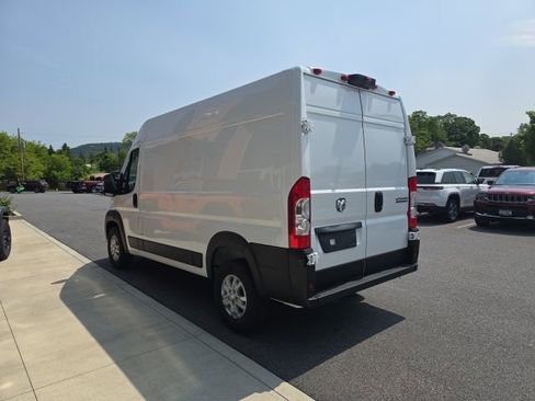 New 2025 RAM ProMaster 2500 w/ Quick Order Package 22G SLT image 4