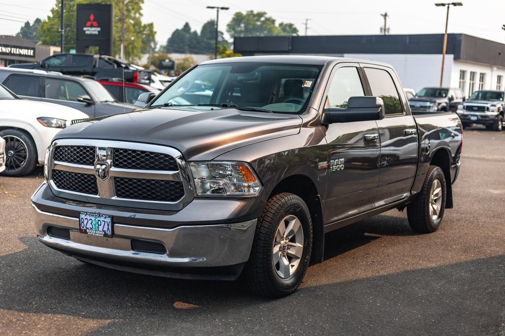 Used 2016 RAM 1500 Classic SLT AWD/4WD image 4