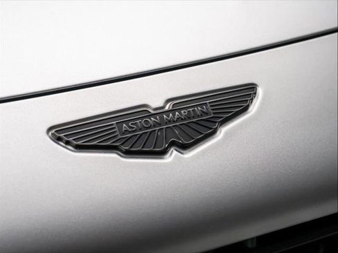 Used 2025 Aston Martin V8 Vantage Coupe image 17