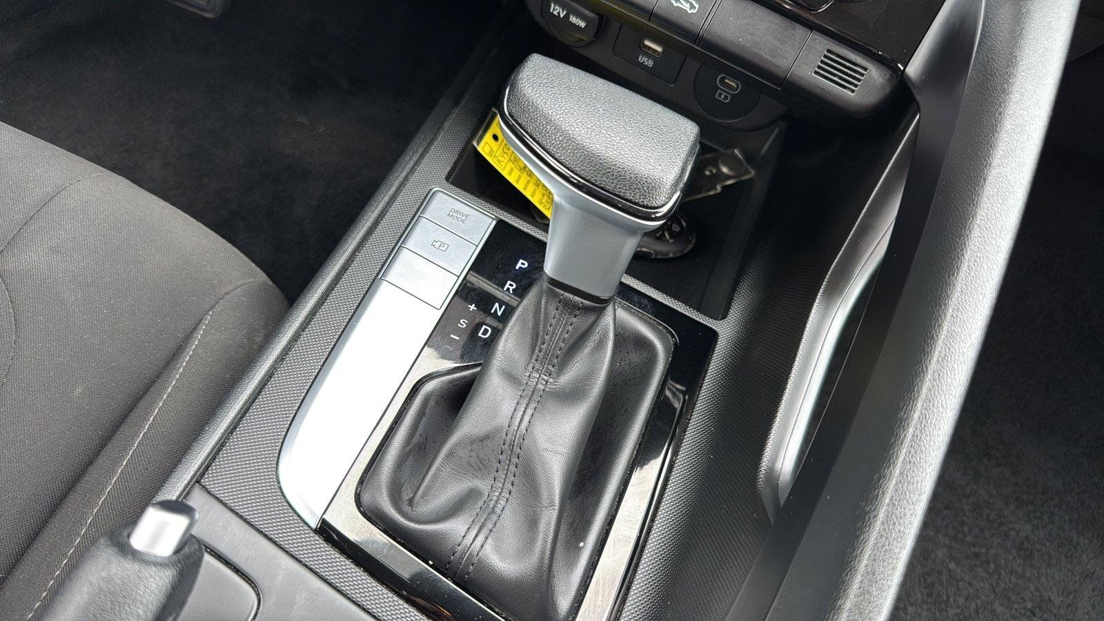 Used 2024 Hyundai Elantra SEL FWD image 15