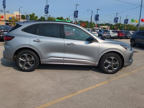 Certified 2024 Ford Escape ST-Line Select AWD/4WD image 3