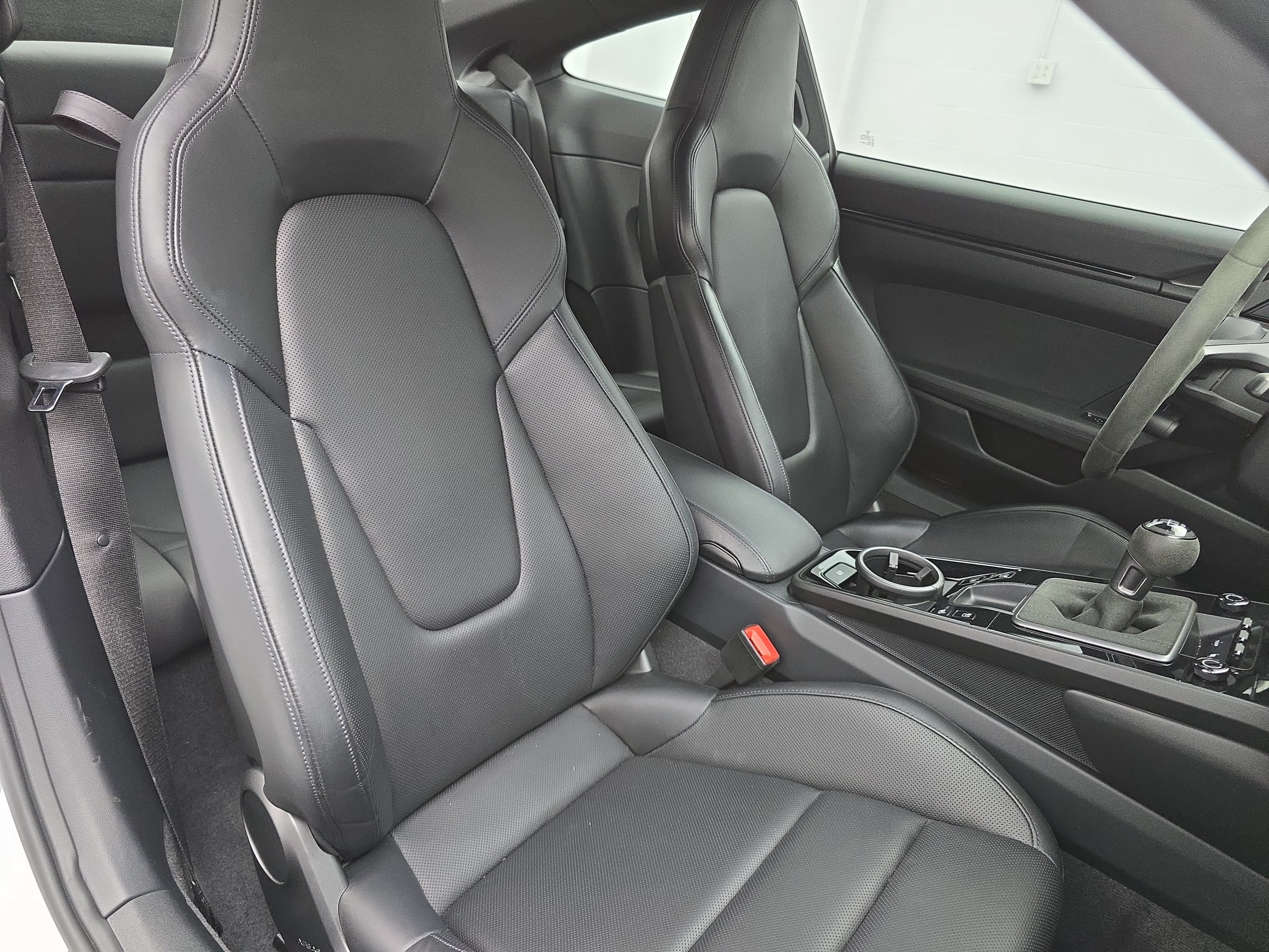 Certified 2023 Porsche 911 Carrera T RWD image 12