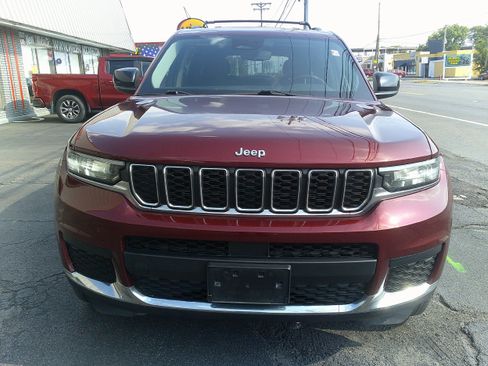 Used 2022 Jeep Grand Cherokee L Laredo w/ Luxury Tech Group I AWD/4WD image 4
