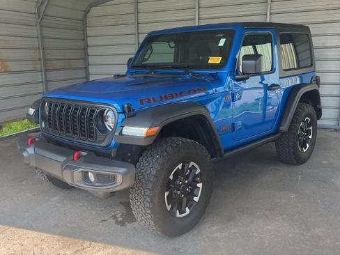 Used 2024 Jeep Wrangler Rubicon w/ Convenience Group AWD/4WD image 4
