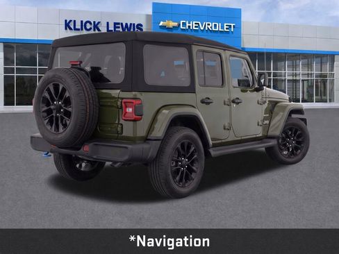 Used 2023 Jeep Wrangler Unlimited Sahara w/ Cold Weather Group AWD/4WD image 8