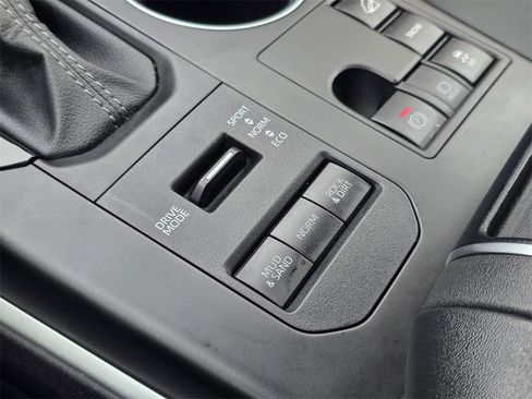 Certified 2024 Toyota Highlander LE image 38