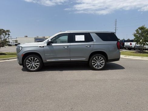 Used 2023 GMC Yukon Denali RWD image 2