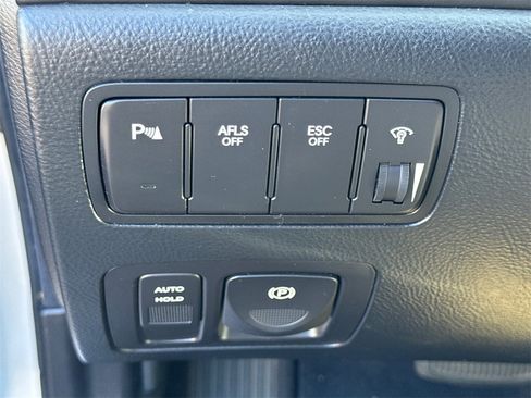 Used 2010 Hyundai Genesis 4.6 w/ Technology Pkg 5 image 12