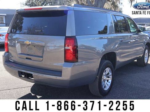 Used 2018 Chevrolet Suburban LT image 4