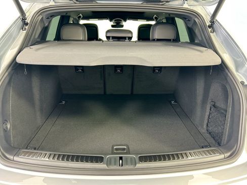 Used 2026 Porsche Macan AWD/4WD image 28