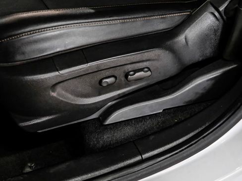 Used 2020 Chevrolet Trax LT w/ LT Convenience Package image 31