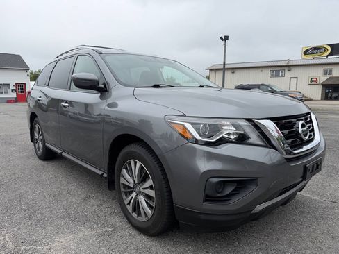Used 2020 Nissan Pathfinder S AWD/4WD image 1