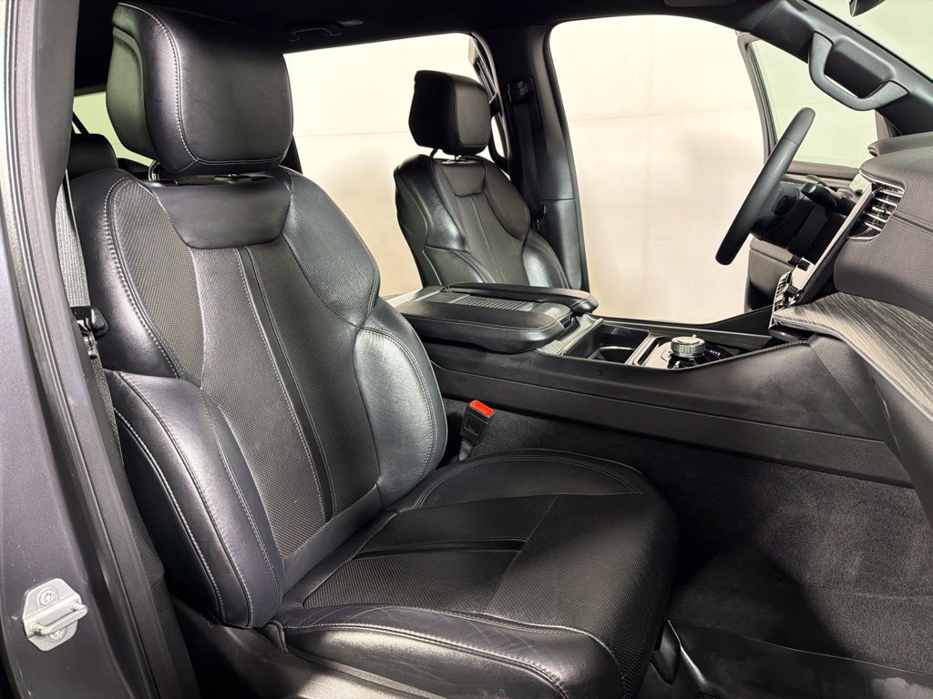 Used 2024 Jeep Wagoneer L Series III w/ Flexible Seating Group AWD/4WD image 24