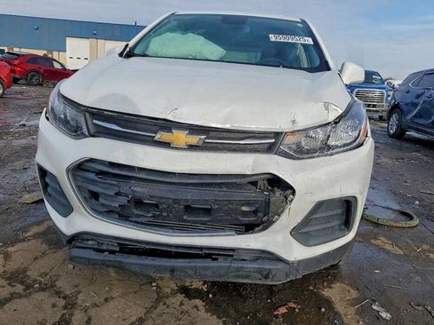 Used 2022 Chevrolet Trax LS w/ Tint and Cruise Package image 35