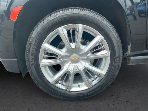 Used 2021 Chevrolet Tahoe High Country w/ Premium Package AWD/4WD image 13