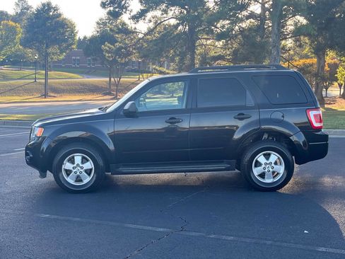 Used 2011 Ford Escape XLT w/ 203A Rapid Spec Order Code image 3