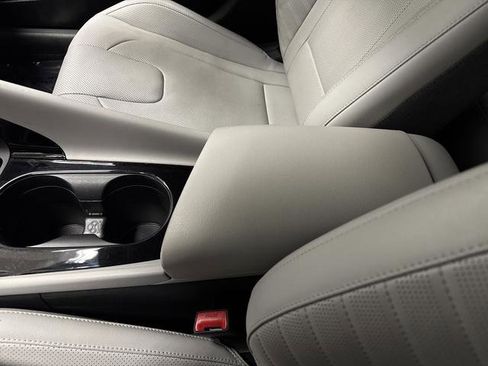 Used 2023 Hyundai Elantra Limited image 20