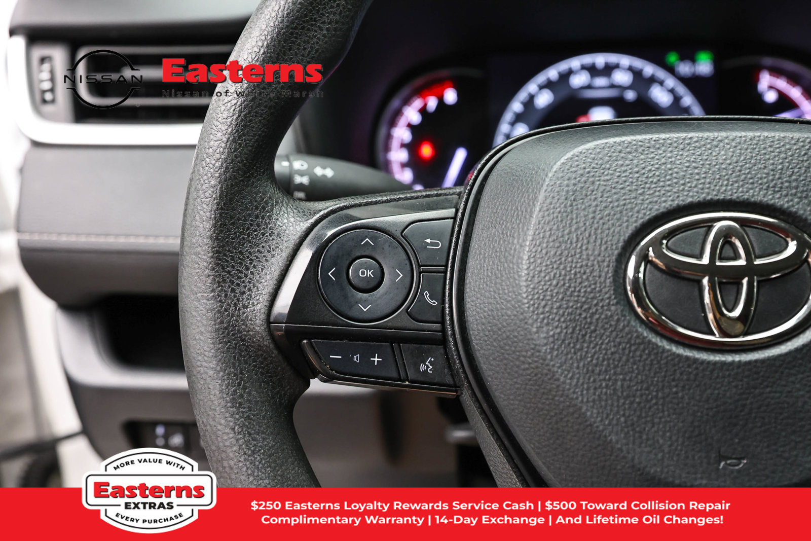 Used 2023 Toyota RAV4 LE AWD/4WD image 15