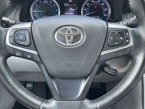 Used 2015 Toyota Camry XLE w/ Moonroof Package FWD image 10