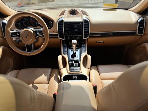 Used 2016 Porsche Cayenne AWD/4WD image 11