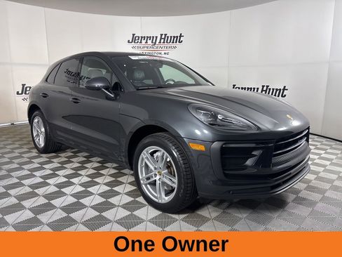 Used 2022 Porsche Macan w/ Premium Package Plus image 4