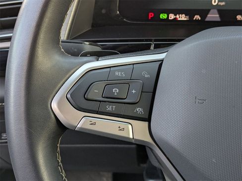 Used 2024 Volkswagen Atlas Cross Sport SE image 18