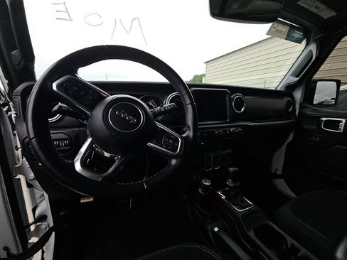 Used 2022 Jeep Wrangler Unlimited Rubicon 4xe AWD/4WD image 6