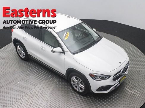 Used 2022 Mercedes-Benz GLA 250 4MATIC w/ Premium Package Lite image 3