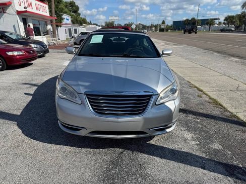 Used 2012 Chrysler 200 Touring FWD image 3