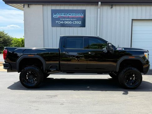 Used 2020 GMC Sierra 2500 AT4 w/ AT4 Premium Package AWD/4WD image 7