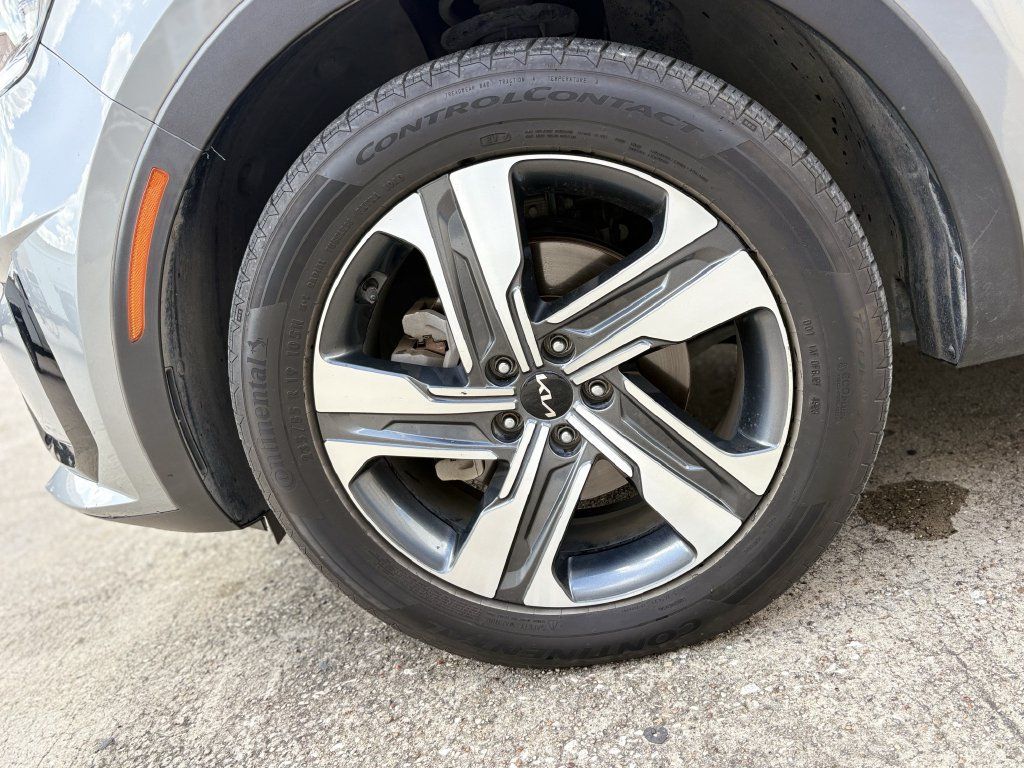 Used 2022 Kia Sorento SX w/ Panoramic Sunroof Package AWD/4WD image 9