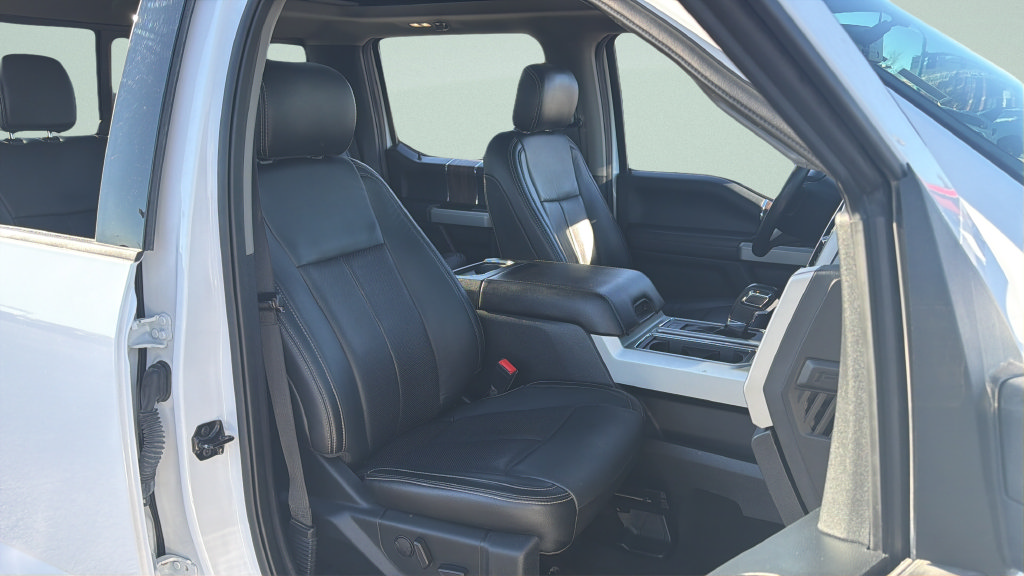 Used 2019 Ford F150 Lariat w/ Equipment Group 502A Luxury AWD/4WD image 19