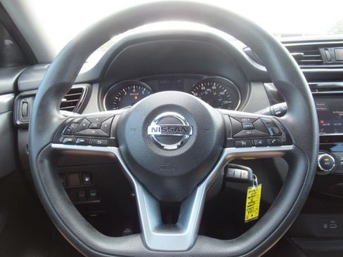 Used 2020 Nissan Rogue S FWD image 22