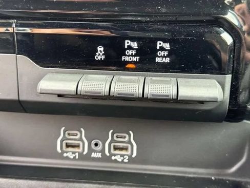 Used 2025 RAM 1500 Laramie AWD/4WD image 38