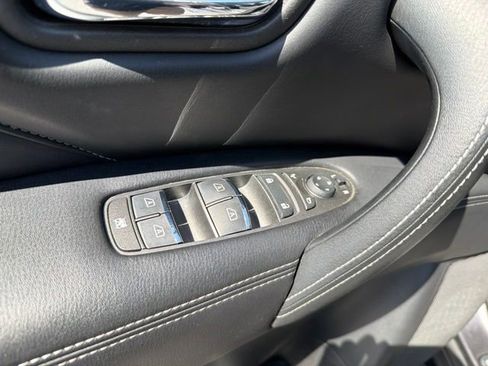 Used 2024 INFINITI QX80 Luxe RWD image 11