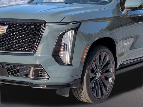 Certified 2025 Cadillac Escalade ESV V AWD/4WD image 20