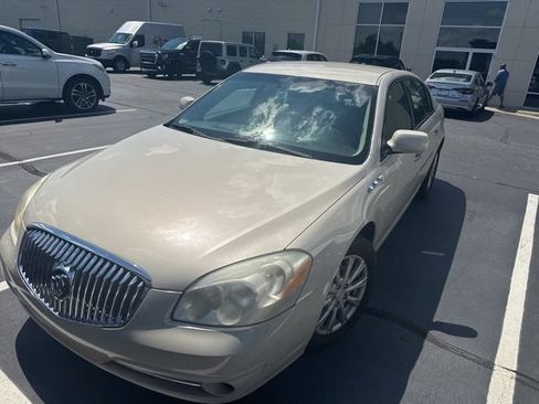 Used 2010 Buick Lucerne CXL w/ Driver Confidence Package FWD image 2