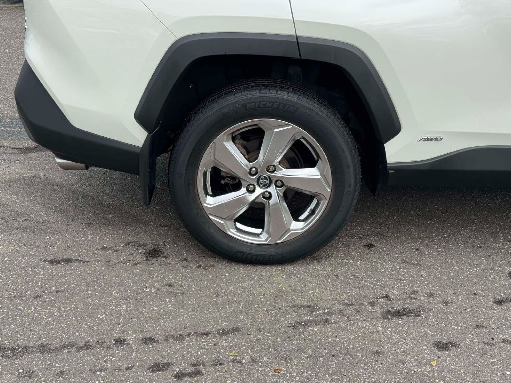Used 2021 Toyota RAV4 Limited AWD/4WD image 10