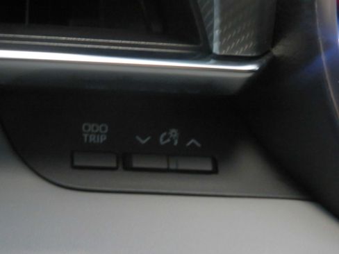 Used 2021 Toyota Highlander Platinum FWD image 41