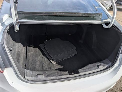 Used 2019 Chevrolet Cruze Premier image 26