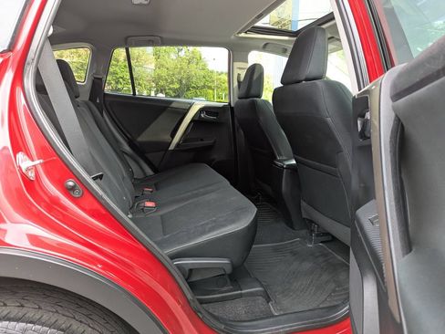 Used 2014 Toyota RAV4 XLE AWD/4WD image 35
