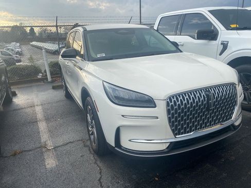 Used 2025 Lincoln Corsair FWD image 2