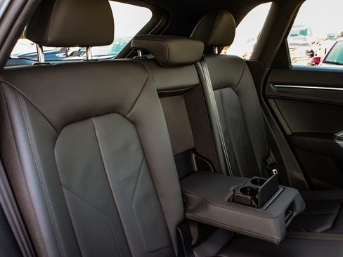 Used 2022 Audi Q3 2.0T Premium Plus image 38